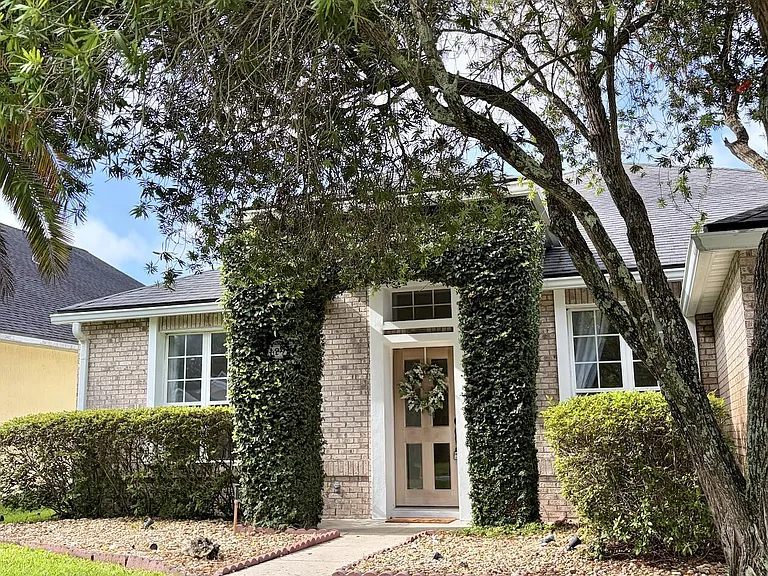 12962 Brians Creek Dr — Photo 2