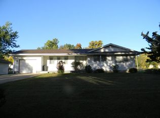 833 SE Gilmore Ave, Topeka, KS 66607