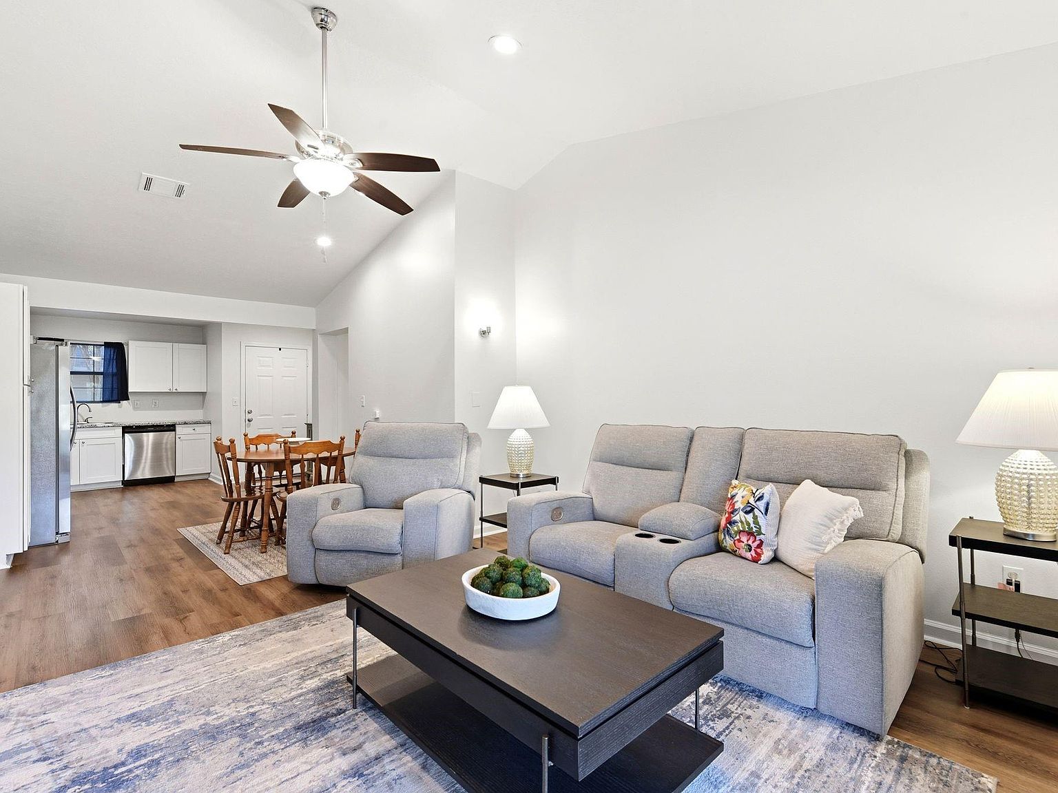 3495 Balboa Cir