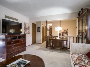 1307 NE Browning Ln, Lees Summit, MO 64086