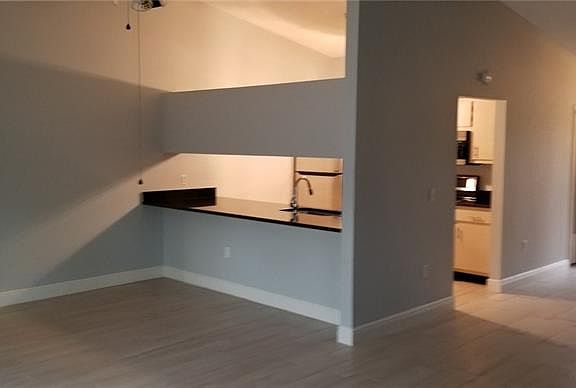 2nd image of 1148 Soria Ave
