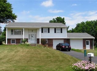 5455 Mohawk Dr, Bethlehem, PA 18017