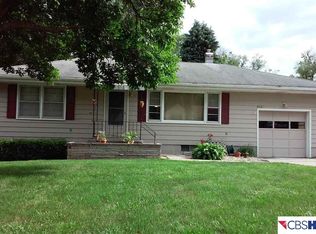 8731 Seward St, Omaha, NE 68114