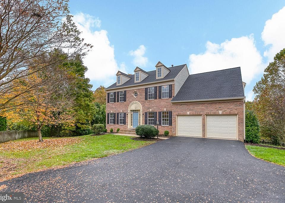 1st image of 14 Monarch Ct