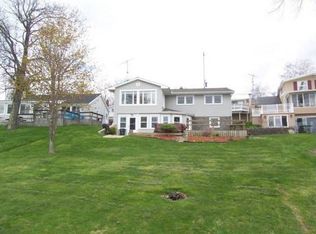 8060 E Ferndale Dr, Manitou Beach, MI 49253