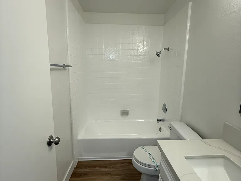 750 S Highland Ave #C — Photo 17