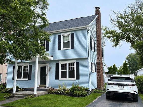 2nd image of 75 River St