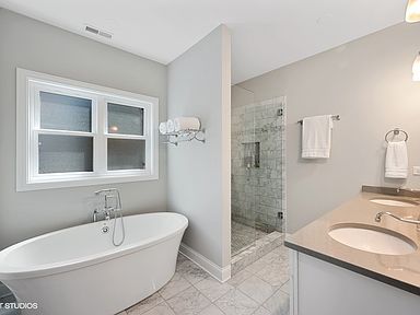 5138 N Oakley Ave, Chicago, IL 60625 | Zillow