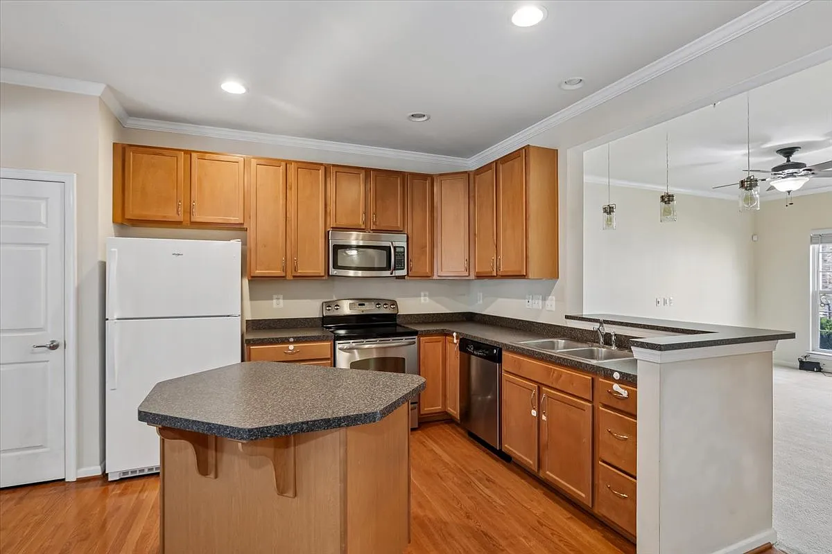 5206 Wyndholme Circle - 7 — Photo 2