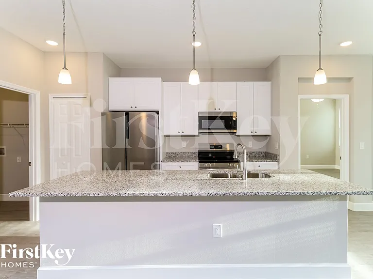 2950 Tolman Ave SE — Photo 4