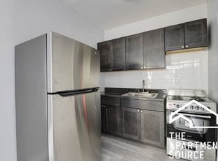 4510 N Malden St #3B, Chicago, IL 60640