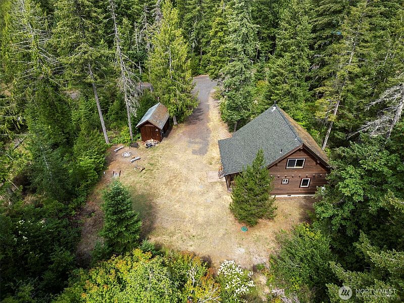3rd image of 181 Lodgepole Lane