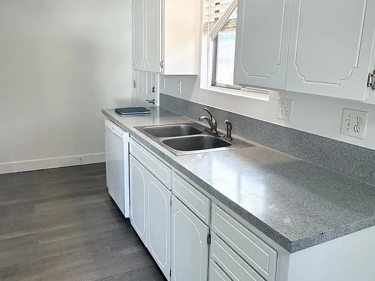 144 Smith Ave #11 — Photo 10