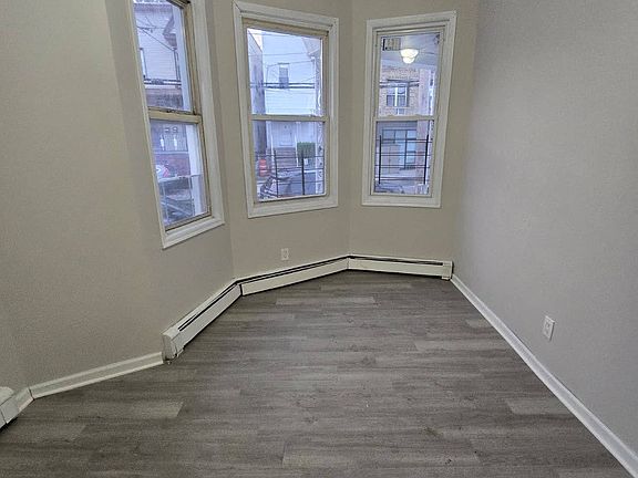3rd image of 105 Old Bergen Rd APT 1