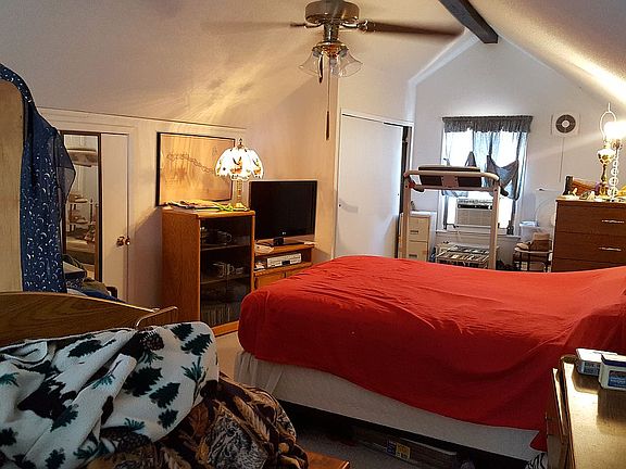 500 sq ft bedroom up