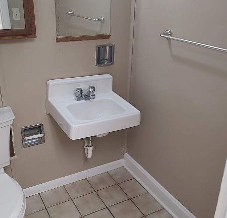 5th image of 1633 Mahoning Ave #4