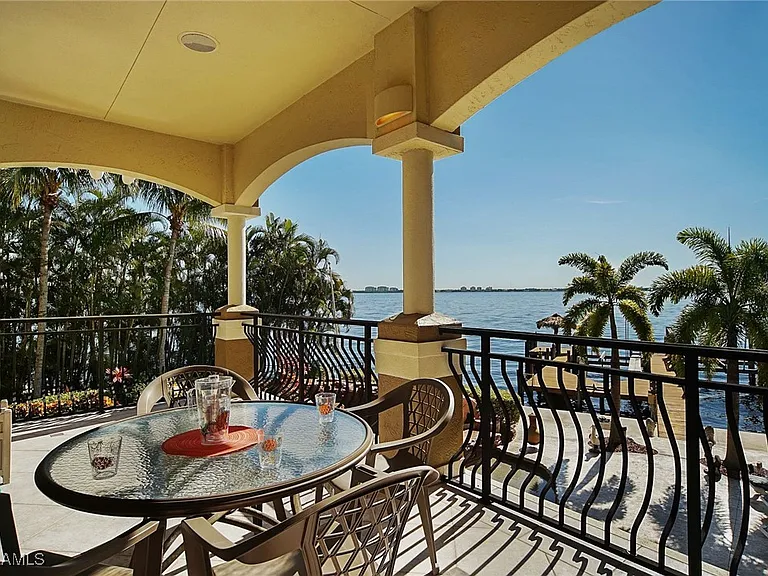 232 Bayshore Dr — Photo 28