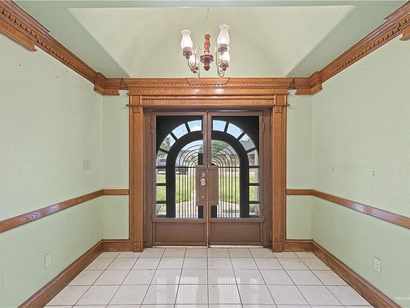 2nd image of 210 Santos Ramirez St