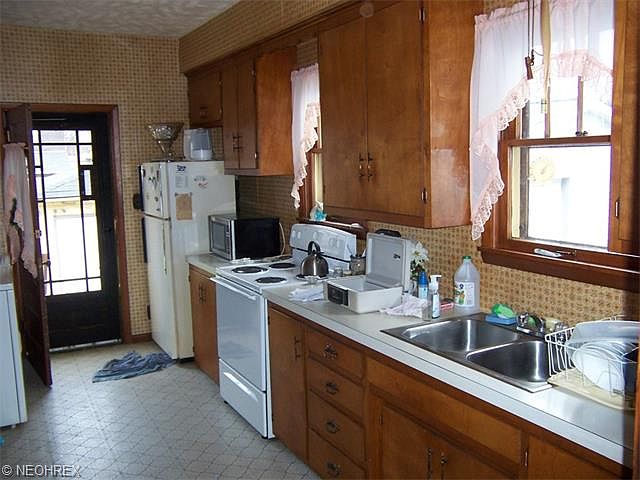 2nd image of 731 Wright Ave