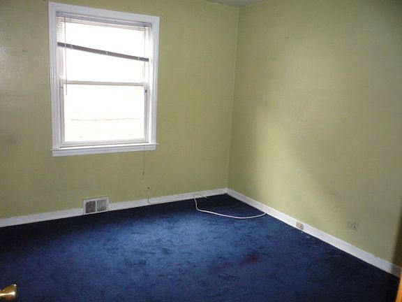 4th image of 8919 La Crosse Ave #1S