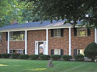 10642 Heenan Dr, Whitmore Lake, MI 48189