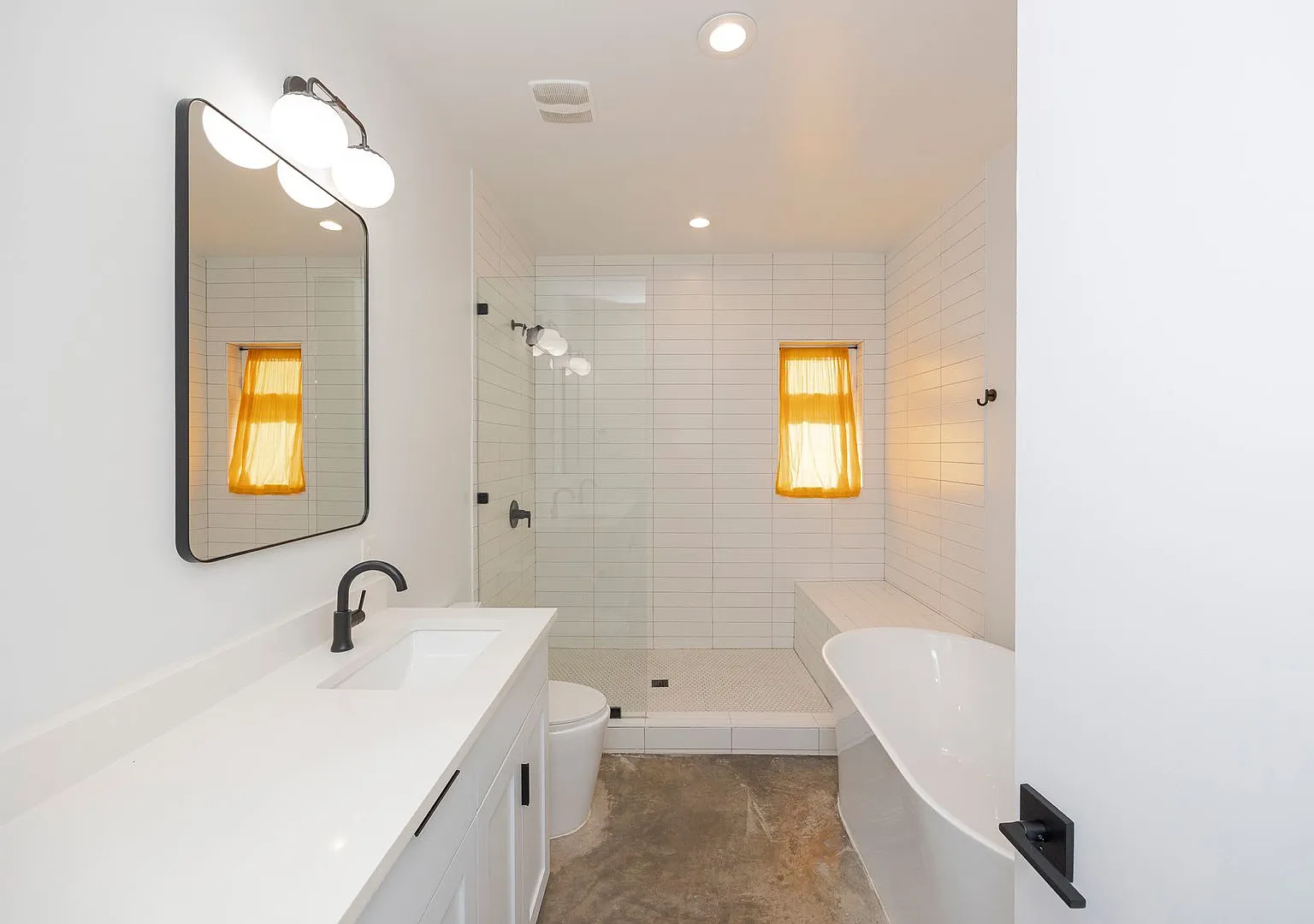 Bright, Open & EfficientPerfect Home for Modern Living! — Photo 4