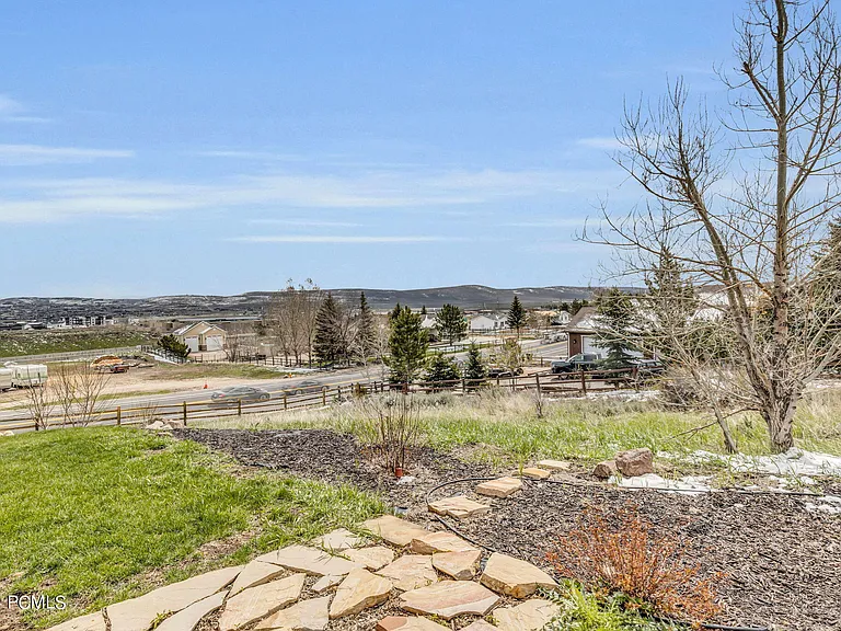6381 Highland Dr — Photo 23