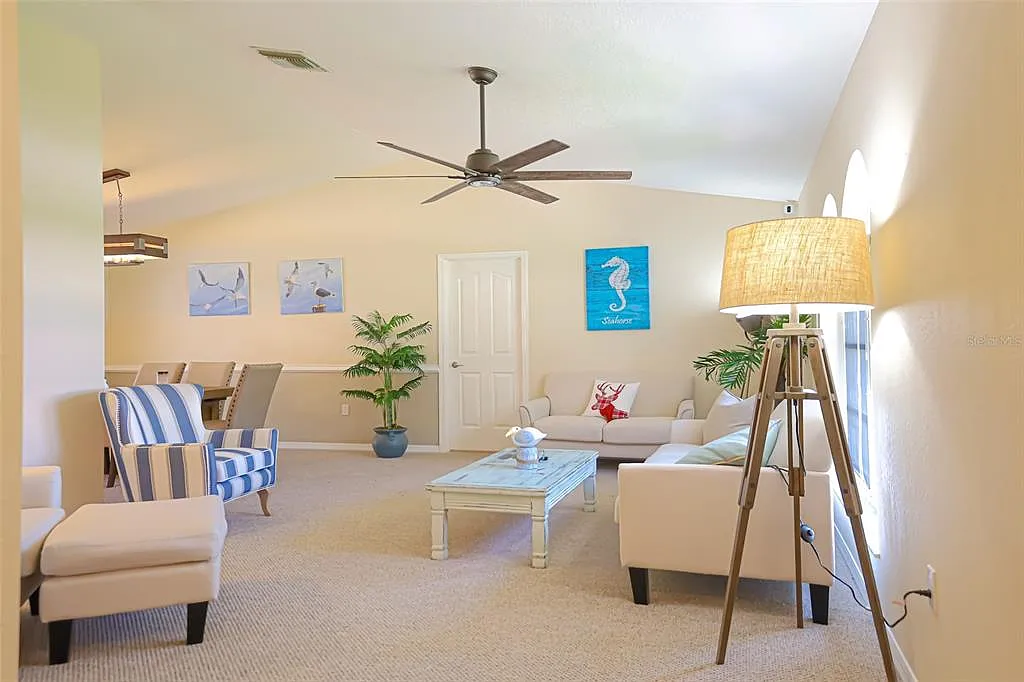 3 bed, 2.0 bath, 2019 sqft, $2,600 — Photo 3