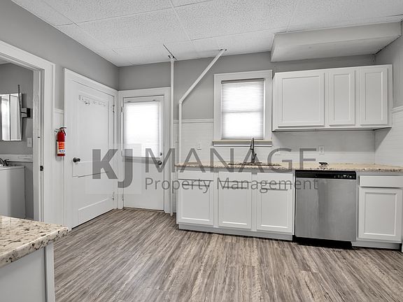 4th image of 326 Ford Ave #1