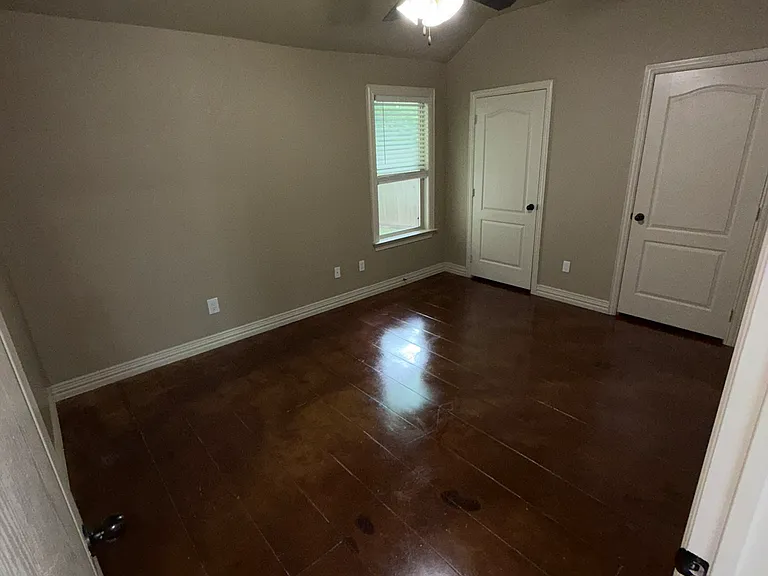 1002 Ferrara Cir #B — Photo 4