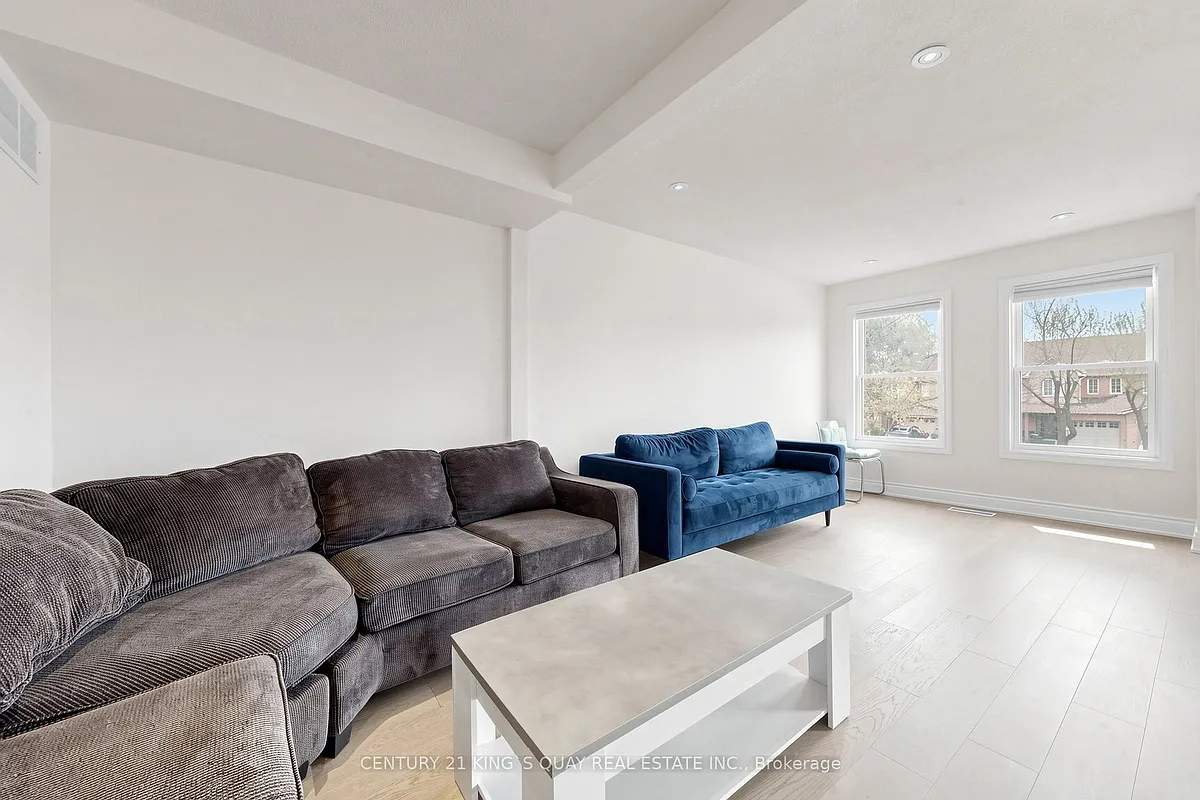 Building Photo - 1380 Hampton St #3