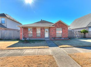 1420 SW 23rd St, Moore, OK 73170