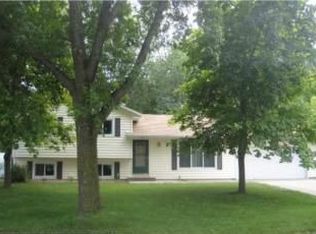 9727 103rd Pl N, Maple Grove, MN 55369