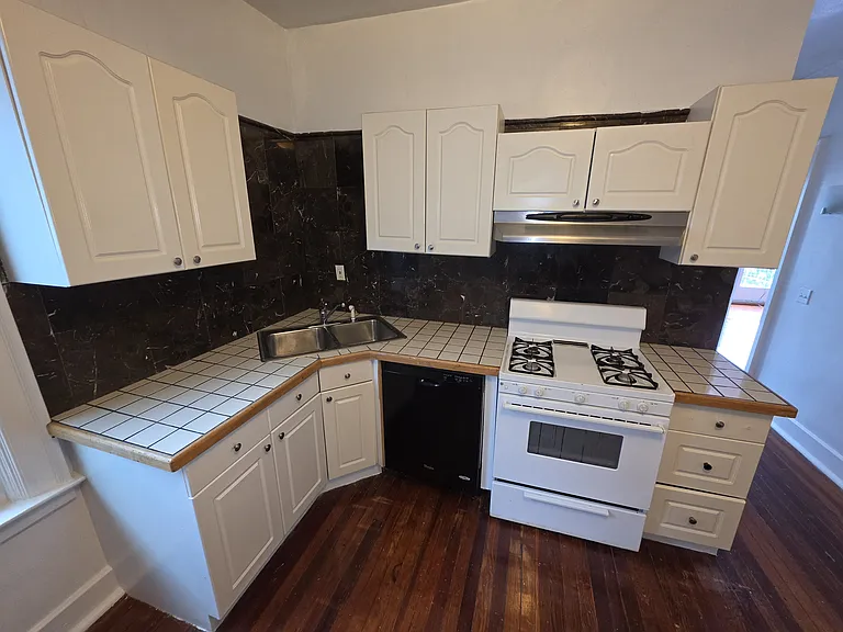 642 Elmwood Ave #2 — Photo 15