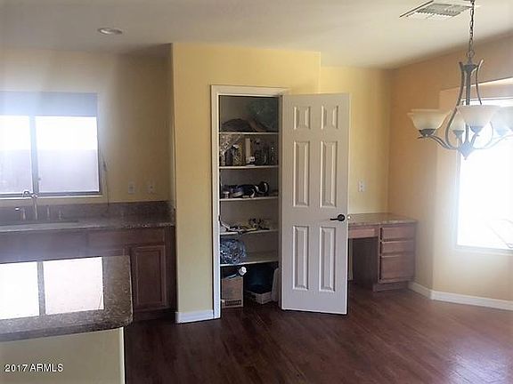 5th image of 2118 N Cintino Pl
