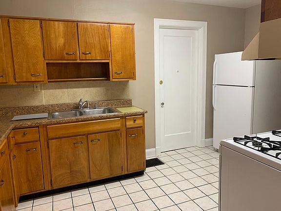 2nd image of 2010 Douglass Blvd APT 1