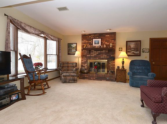 3rd image of 1317 S Vail Ave