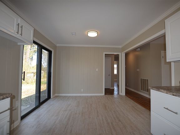 5th image of 243 Miller Ave