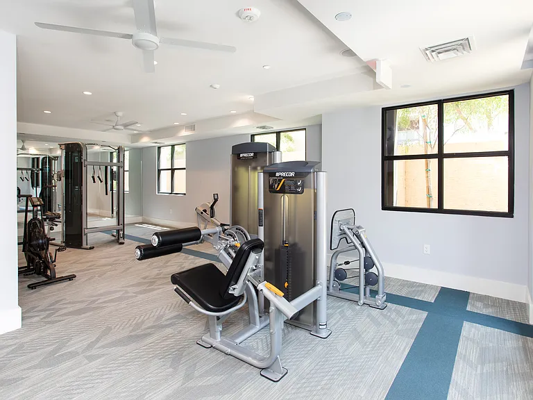 Lakeside Drive Apartments — Photo 8