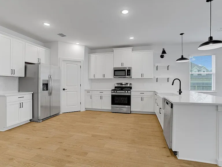8438 Bay Ridge Cir — Photo 5