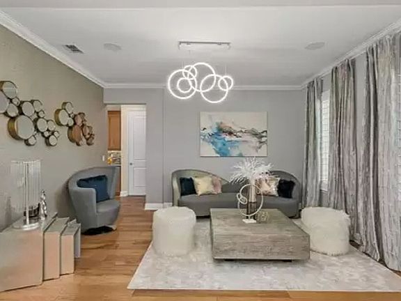 4th image of 8327 Chilton Dr