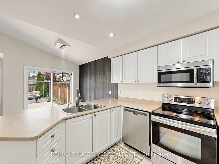 66 Telegraph Dr — Photo 12