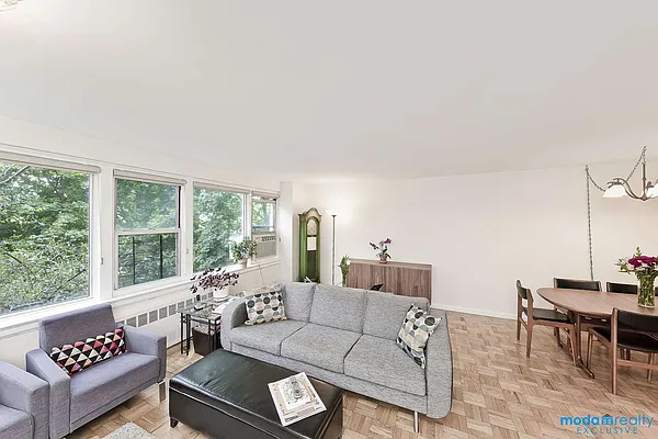 Sold by Moda Realty | media 24