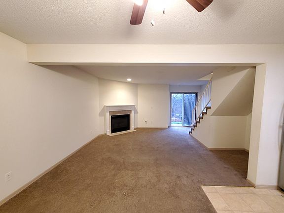 4th image of 103 NE Sunshine St APT D