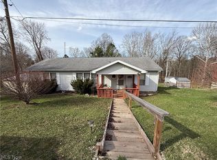 1129 Oak Grove Rd, Waverly, WV 26184