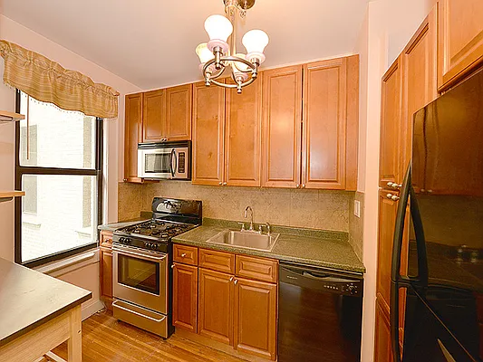 Sold by Cooper & Cooper Real Estate | media 8