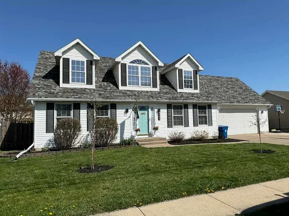 563 S Mississippi St, Blue Grass, IA 52726
