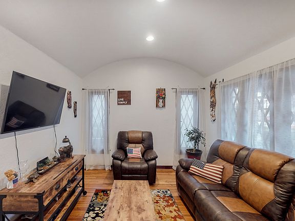 5th image of 1308 W Chandler St