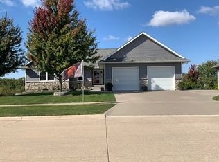 1101 Wood Lily Rd, Solon, IA 52333