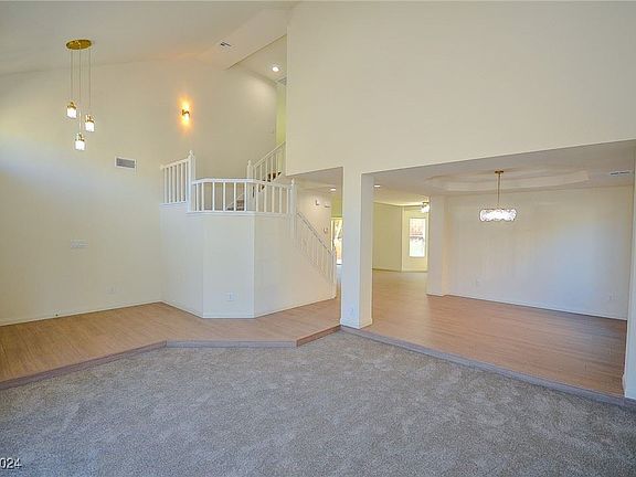 3rd image of 2705 Monrovia Dr